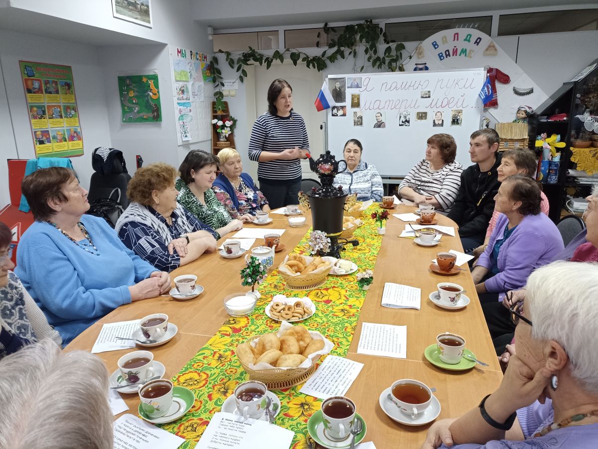 Я помню руки матери моей